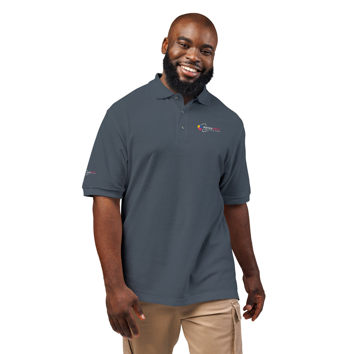 Unisex polo shirt with embroidered logo on the chest and sleeves